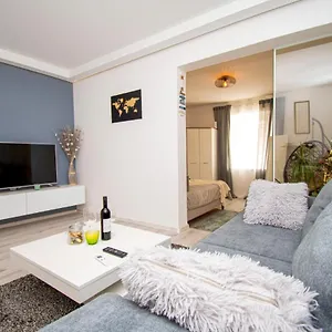 Oasis Apartment