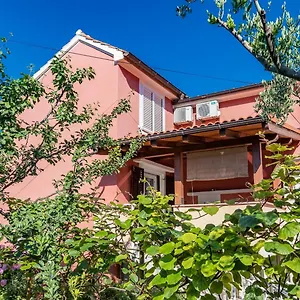 https://apartments-nadica-baska.primorje-gorskikotar.com