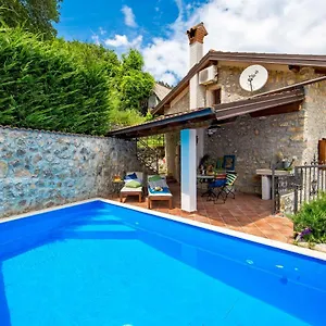 https://house-pavincic.primorje-gorskikotar.com