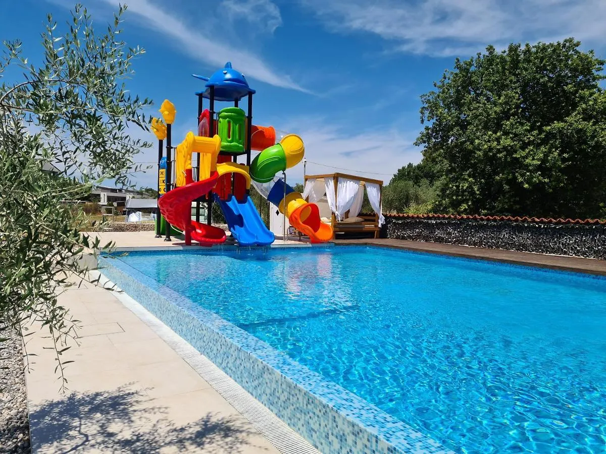 Volmefamily Apartment Pula 0*,